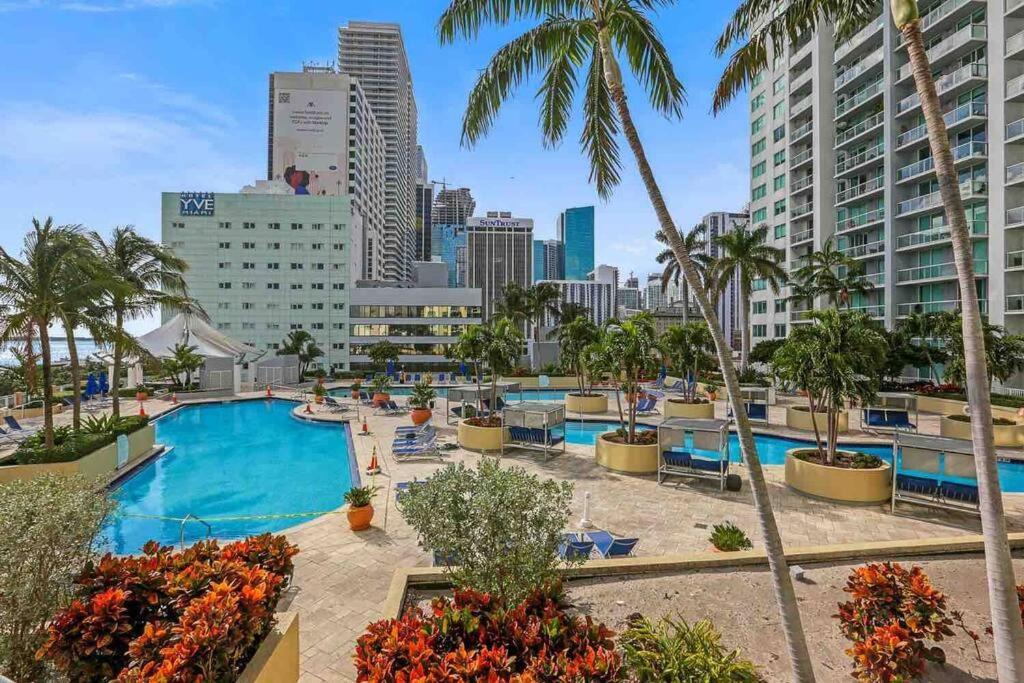 Resort And Luxurious Living In Downtown Miami Bagian luar foto