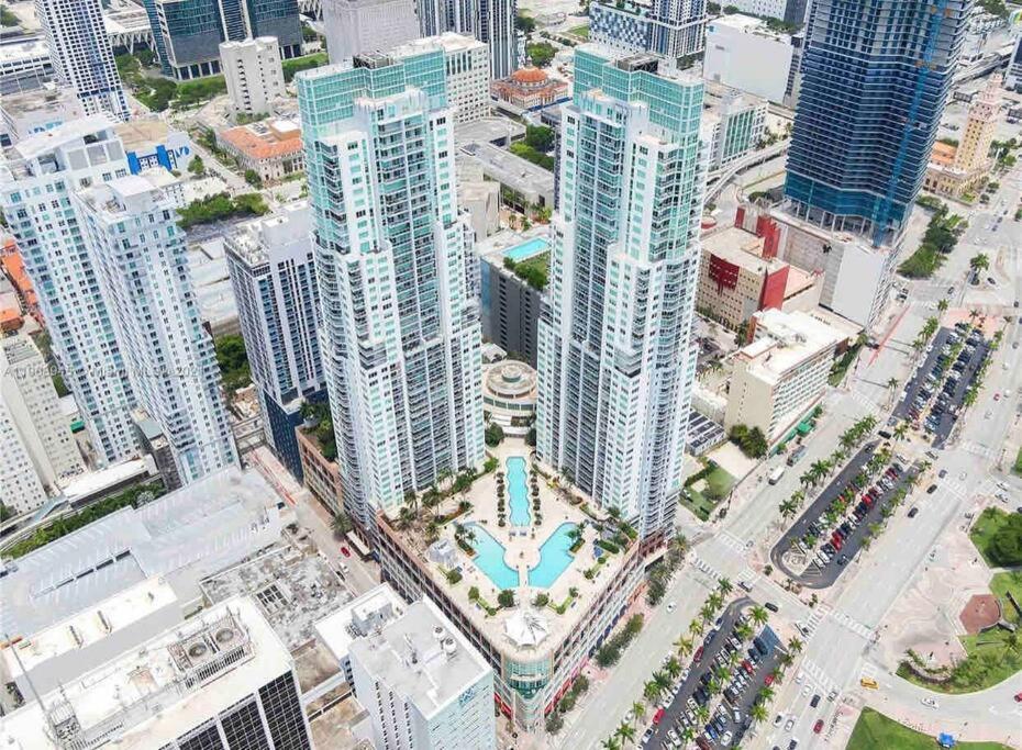 Resort And Luxurious Living In Downtown Miami Bagian luar foto