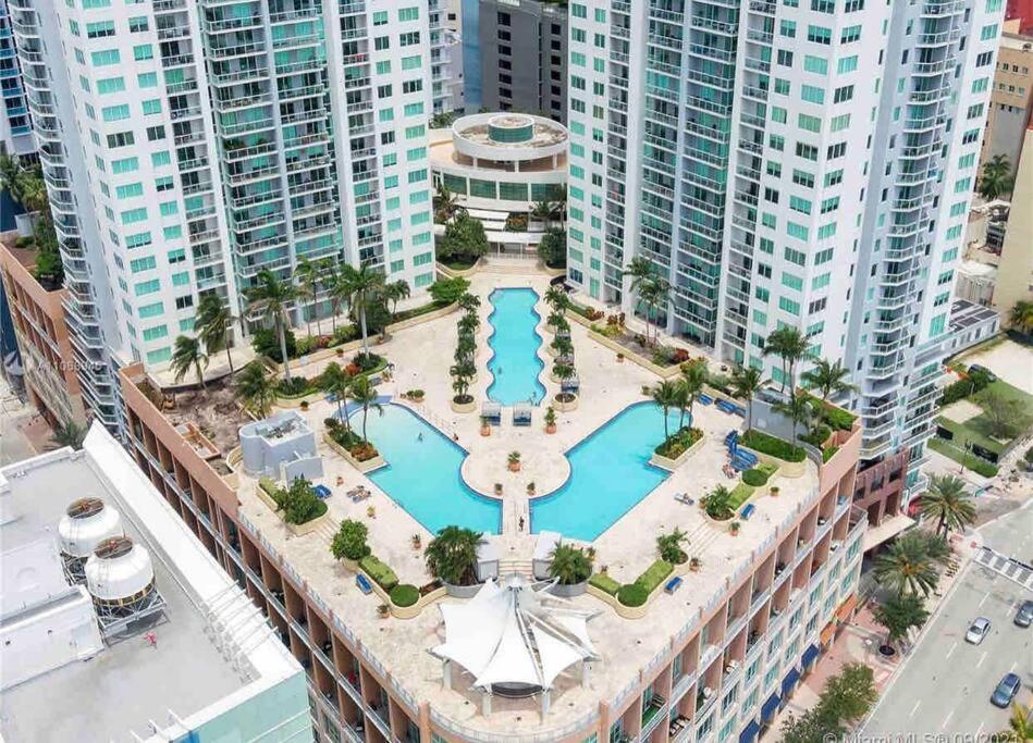 Resort And Luxurious Living In Downtown Miami Bagian luar foto