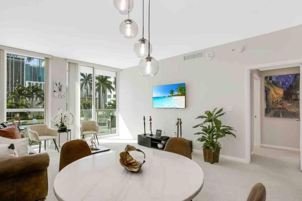 Resort And Luxurious Living In Downtown Miami Bagian luar foto