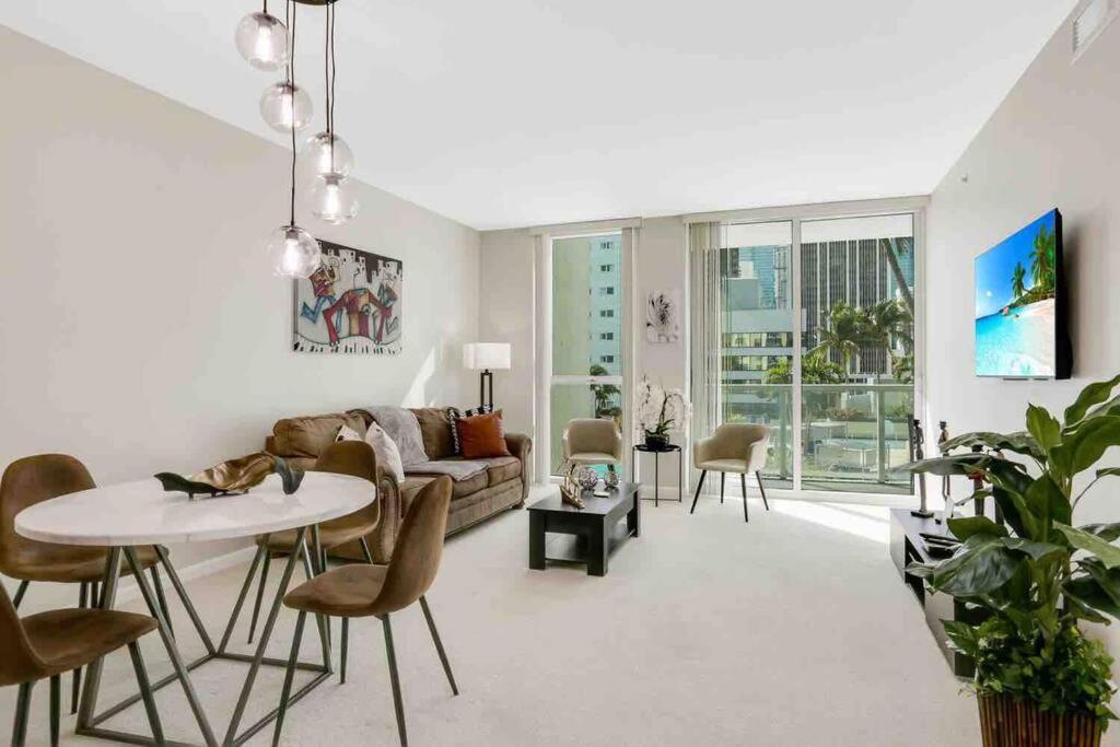 Resort And Luxurious Living In Downtown Miami Bagian luar foto